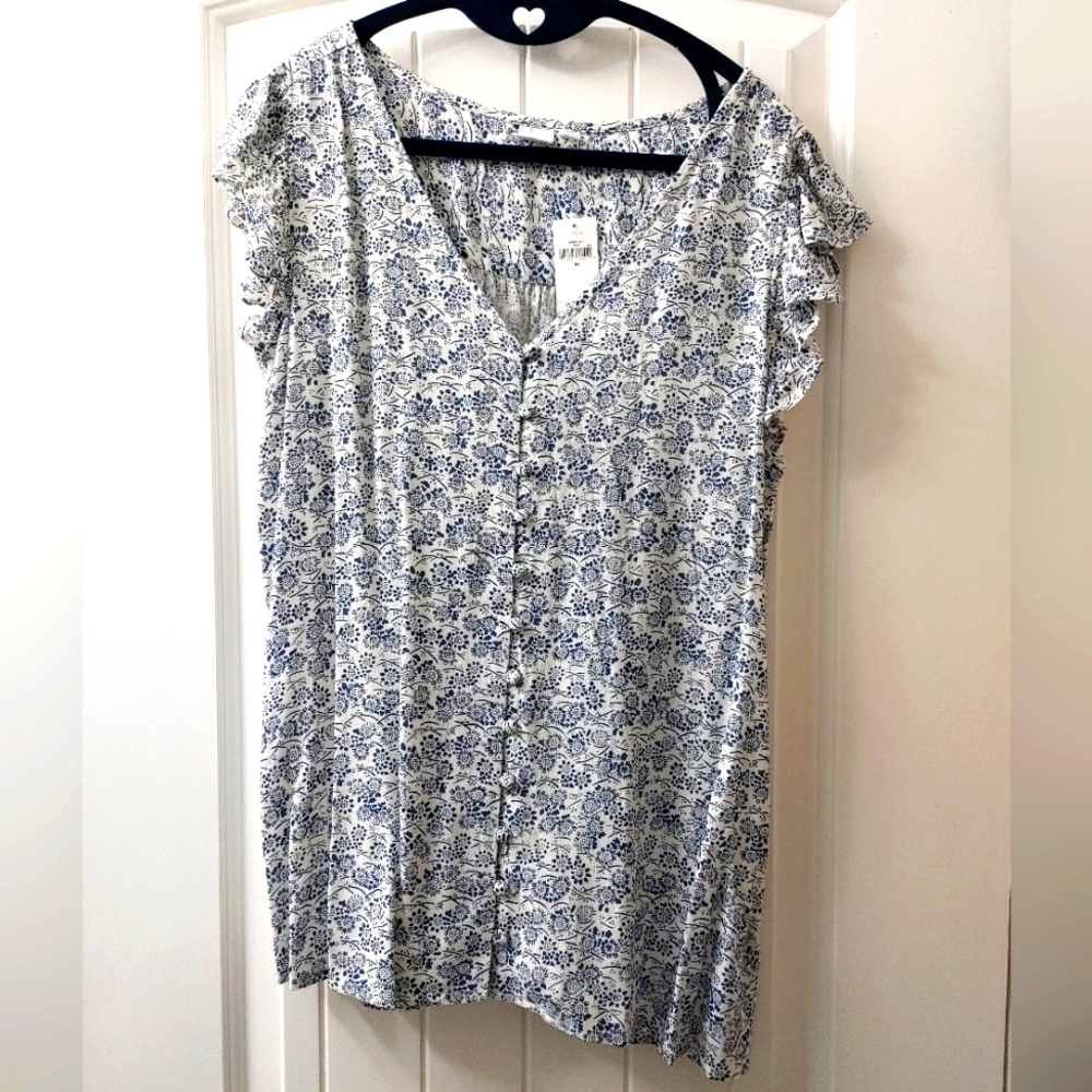 NWT GAP button down floral print blouse